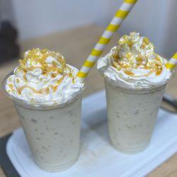 Homespun Shakes & Burgers - Banana crunch milkshakes
