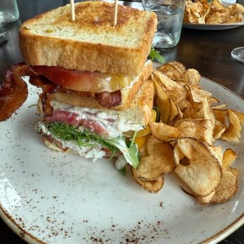Downriggers - Crab blt - American Near Me - Friday Harbor, Washington