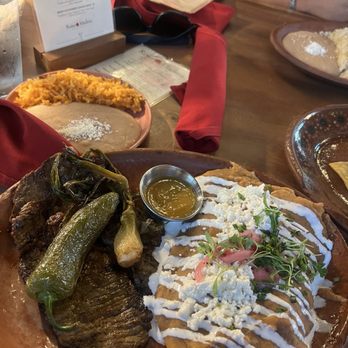 Rosa Madera - Enfrijoladas con carne asada - Mexican Near Me - Sacramento, California Rosa Madera - Enfrijoladas con carne asada - Mexican Near Me - Sacramento, California