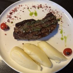 Hoża - Sirloin with mashed potatoes