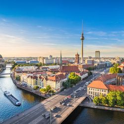 J Lamoglia - Dream Vacations - Berlin blends history, art & culture! 150+ museums, East Side Gallery, great food scene. Let's plan your perfect trip!