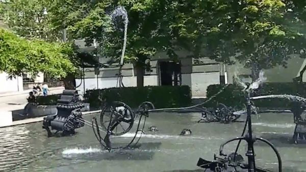 Tinguely Fountain by null