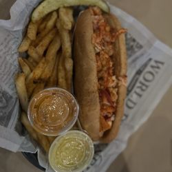CRAB ISLAND CAJUN SEAFOOD & BAR - Lobster Roll