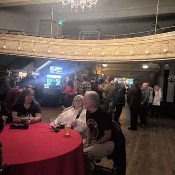 McMenamins Crystal Hotel - You need to arrive early if you want to find seating at a table. Otherwise it's standing room only. - Hotels Near Me - Portland, Oregon McMenamins Crystal Hotel - You need to arrive early if you want to find seating at a table. Otherwise it's standing room only. - Hotels Near Me - Portland, Oregon