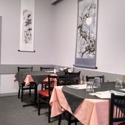 New Queen Restaurant - Inside the restaurant