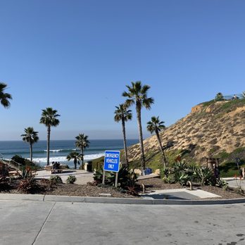 Fletcher Cove Park - Beautiful Views Of Beach in the Back - Parks Near Me - Solana Beach, California