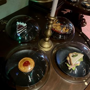 Hijinx Hotel - Game challenges - Eatertainment Near Me - Irvine, California