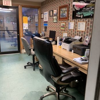 Fleer's Auto Body - Office area - Body Shops Near Me - Union, Missouri