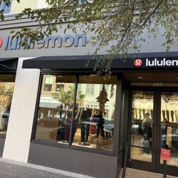 Lululemon Athletica - Storefront