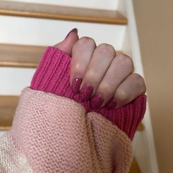Paradise Nails & Spa - Pink, glitter nails!