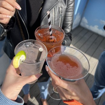 High Rooftop Lounge - Drinks are good here - Lounges Near Me - Venice, California High Rooftop Lounge - Drinks are good here - Lounges Near Me - Venice, California