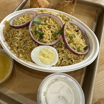 Tikka Shack Indian Grub - Biryani Rice Bowl - chicken  and Samosa (2 PC.) - Indian Near Me - Virginia Beach, Virginia