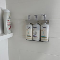 Holiday Inn Express Dumfries - Never have I ever seen Dove products in a Hotel room, impressive. I'll save mines.