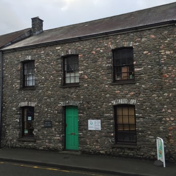 Llandovery Dental Practice - View from outside - General Dentistry Near Me - Llandovery, CMN Llandovery Dental Practice - View from outside - General Dentistry Near Me - Llandovery, CMN