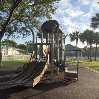 Brown Park - Brown park, Indian rocks beach island - Tennis Near Me - Indian Rocks Beach, Florida