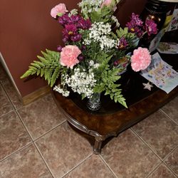 Evelyn's Flower Shop - Beautiful floral arrangement