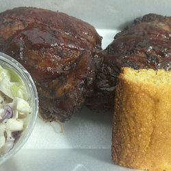Drooling Goat - Smoked chicken thighs with coleslaw and cornbread. Good value for money