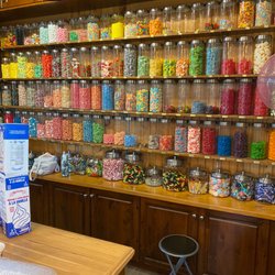 Aux Délices de la Gare - Candy!!!