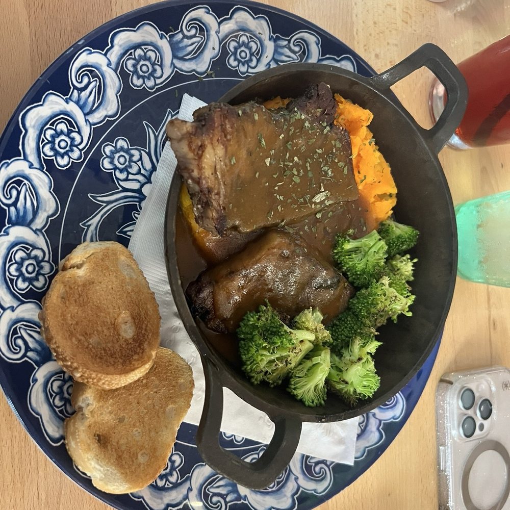 Van Gogh's Eeterie - Braised Beef Hutspot - Breakfast & Brunch Near Me - Springfield, Missouri Van Gogh's Eeterie - Braised Beef Hutspot - Breakfast & Brunch Near Me - Springfield, Missouri
