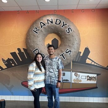 Randy’s Donuts - Coffee & Tea Near Me - San Diego, California