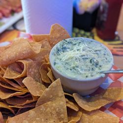 Tom & Jerry's Beach Club Bar & Grill - Spinach artichoke dip