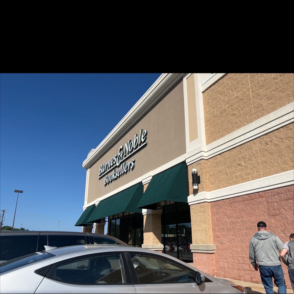 BARNES & NOBLE BOOKSELLERS Updated October 2024 17 Photos & 26