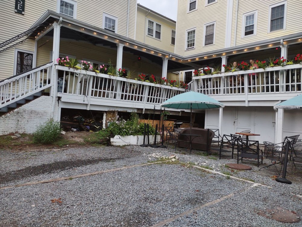 GIFFORD HOUSE INN - Updated February 2026 - 58 Photos & 38 Reviews - 9