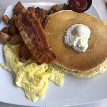 Silver Diner - 3 pancakes, bacon, eggs, and home fries - Diners Near Me - Alexandria, Virginia