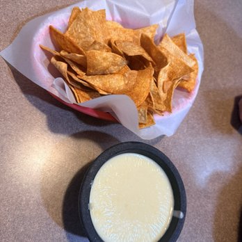 2 Compas Kitchen - CHIPS AND QUESO - Breakfast & Brunch Near Me - Pantego, Texas