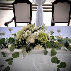 silksNmore floral design - Sweetheart table designs
