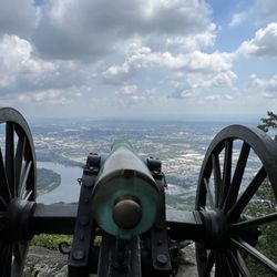 Lookout Mountain Incline Railway - One of the cannons up top