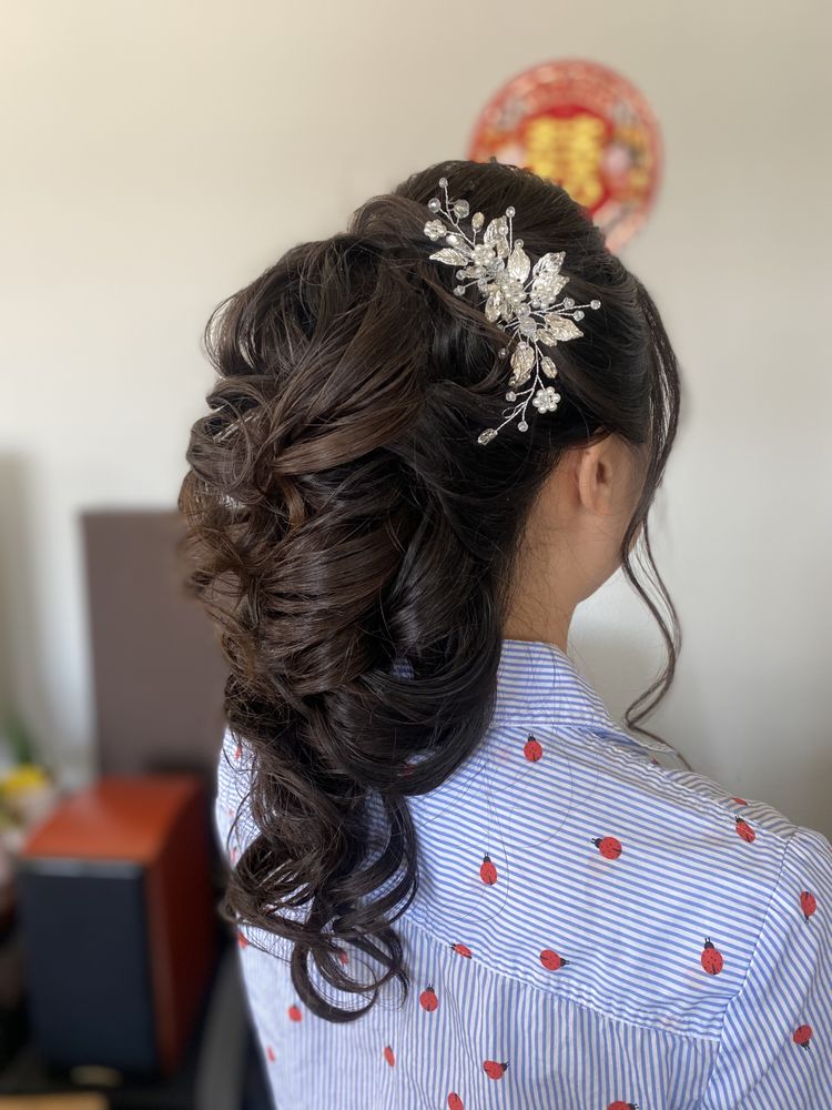 Nini's Epiphany Makeup and Hair Logo