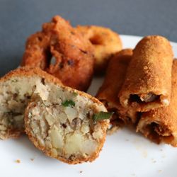 Maya's - Fish cutlets, vadai and mutton rolls