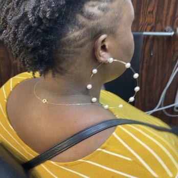 Creating Images - Perfect Lines, clean cut. - Men's Hair Salons Near Me - Inglewood, California Creating Images - Perfect Lines, clean cut. - Men's Hair Salons Near Me - Inglewood, California