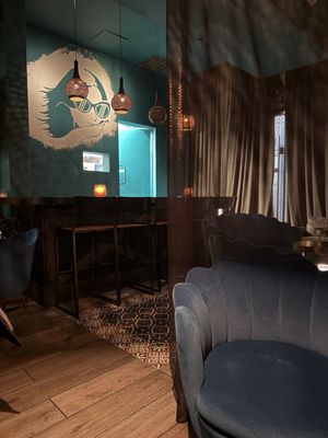 Zizi Wine Bar by null