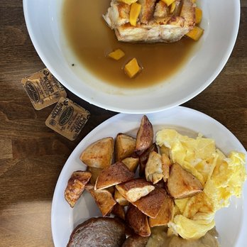 Iverstine Butcher - Breakfast platter with a sweet biscuit bread pudding - Butcher Near Me - Baton Rouge, Louisiana Iverstine Butcher - Breakfast platter with a sweet biscuit bread pudding - Butcher Near Me - Baton Rouge, Louisiana