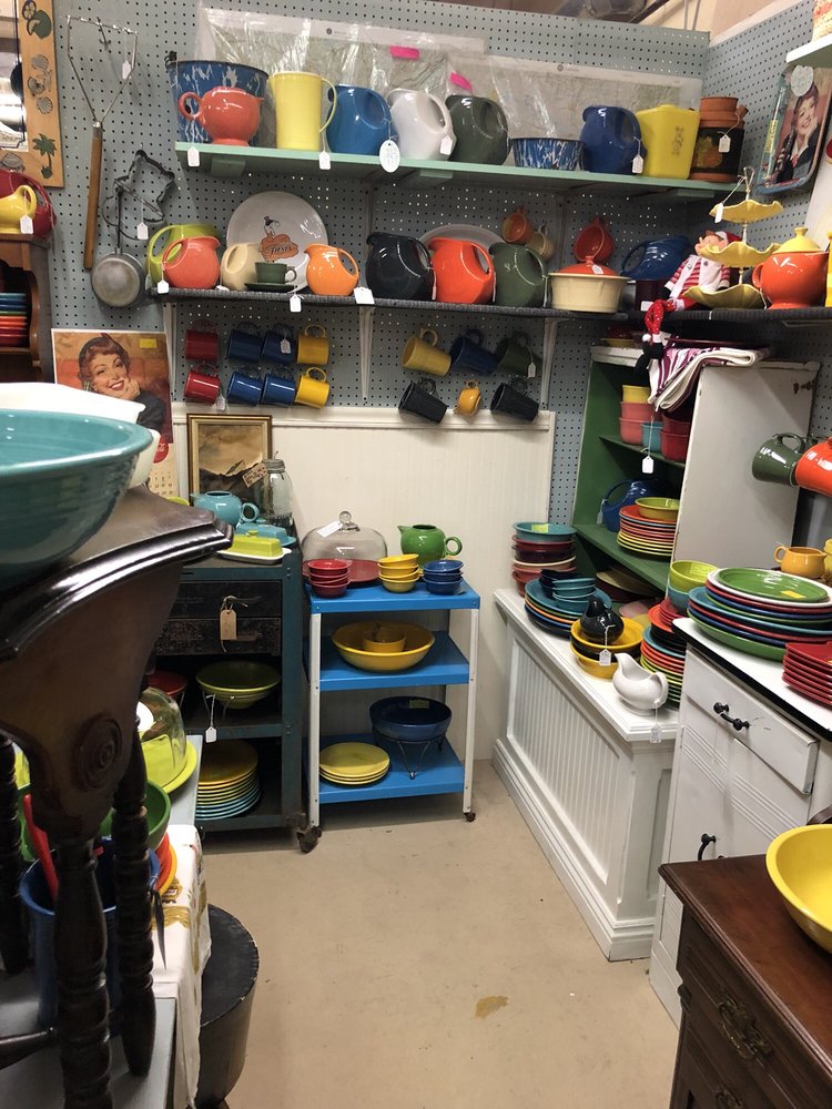 OLD SALE BARN ANTIQUE OUTLET Updated September 2024 65 Stadium Rd