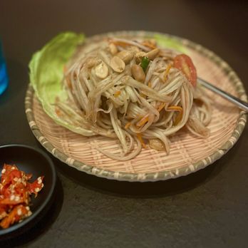 Isaan Der - Thai Kitchen & Bar - Papaya salad - Thai Near Me - Toronto, Ontario Isaan Der - Thai Kitchen & Bar - Papaya salad - Thai Near Me - Toronto, Ontario
