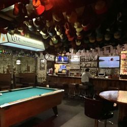 Double D Bar Store & Cafe