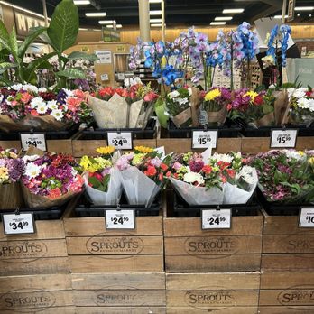 Sprouts Farmers Market - 7/18/26 Floral - Grocery Near Me - Monrovia, California