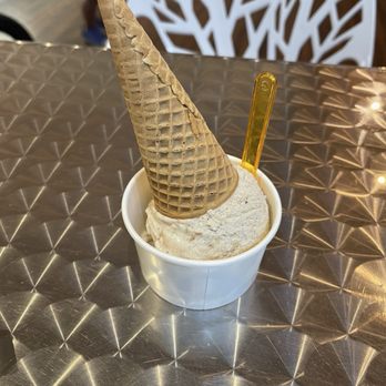 Eli's Ark - Kiddie sized Bourbon Pecan - Gelato Near Me - Chicago, Illinois Eli's Ark - Kiddie sized Bourbon Pecan - Gelato Near Me - Chicago, Illinois