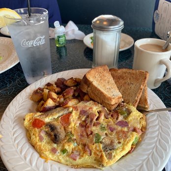 Blue Plate Diner - Country omelette - Diners Near Me - Middletown, Rhode Island