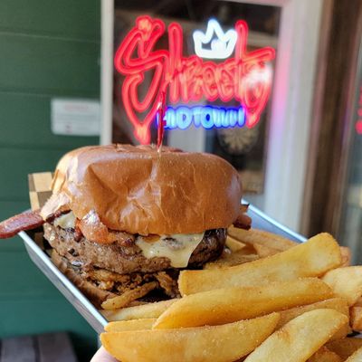 Streets Pub and Grub by null