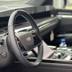Chauffeured Luxury Ride - Ride in luxury