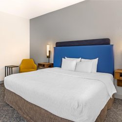 Hampton Inn Carbondale - Guest room
