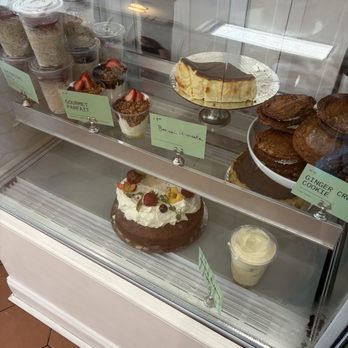 Broken Tart - Bakeries Near Me - Oak Park, Illinois Broken Tart - Bakeries Near Me - Oak Park, Illinois