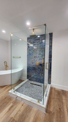 Swing Shower Glass - Swing Door
Frameless Enclosures
Product Description: 3/8" Tempered Glass Swing Enclosures
Discover the elegance of simplicity with our 3/8" Tempered Glass Swing Enclosures, designed to be a sleek and minimalist addition to any space. The clean lines and modern aesthetic ensure a seamless integration into your environment, elevating the overall look of your bathroom.
Swing Style Design: Enjoy the convenience of a swing-style enclosure, allowing for easy access and a fluid transition between your shower and bathroom space. Swing Shower Glass - Swing Door
Frameless Enclosures
Product Description: 3/8" Tempered Glass Swing Enclosures
Discover the elegance of simplicity with our 3/8" Tempered Glass Swing Enclosures, designed to be a sleek and minimalist addition to any space. The clean lines and modern aesthetic ensure a seamless integration into your environment, elevating the overall look of your bathroom.
Swing Style Design: Enjoy the convenience of a swing-style enclosure, allowing for easy access and a fluid transition between your shower and bathroom space.