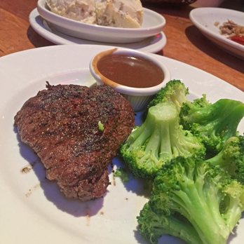Logan's Roadhouse - 6 oz filet mignon w / broccoli, mashed potatoes, and a side of brown gravy. D E L I S H! - Steakhouses Near Me - Flowood, Mississippi Logan's Roadhouse - 6 oz filet mignon w / broccoli, mashed potatoes, and a side of brown gravy. D E L I S H! - Steakhouses Near Me - Flowood, Mississippi