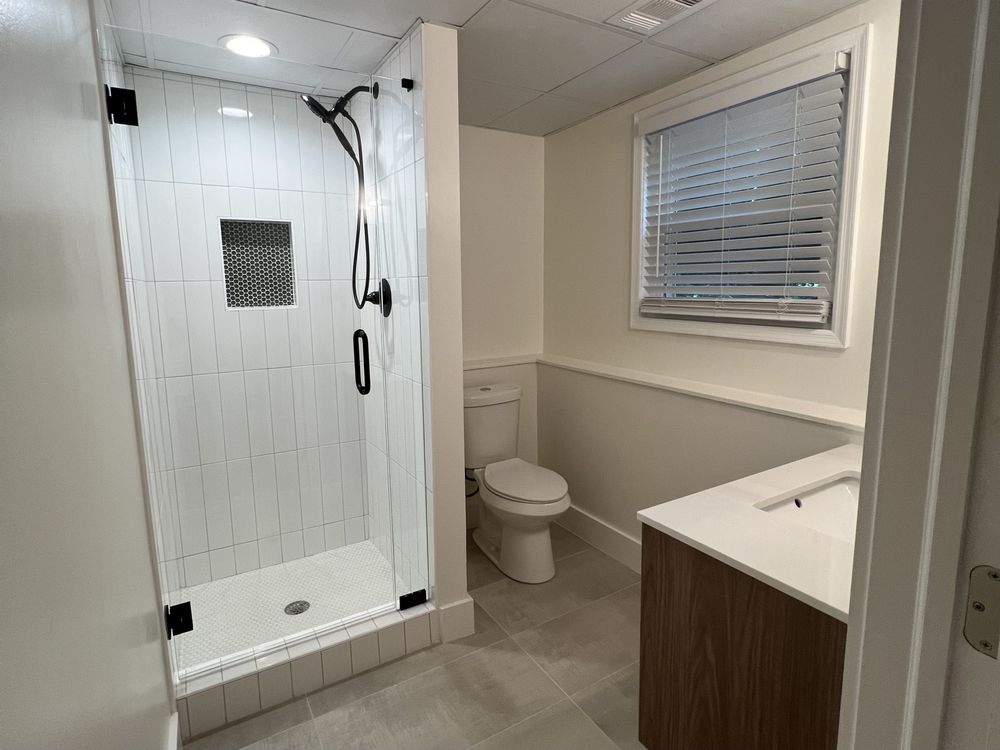 Slide of Romeros Quality Construction