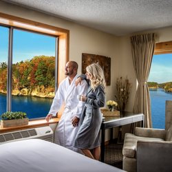 Natura VUE Resort - Breathtaking Views at the River Inn River View King Suites